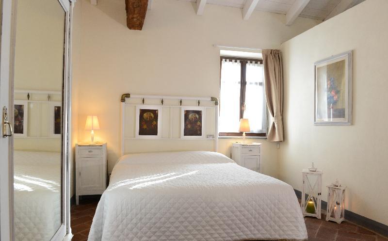 Relais Palazzo Paleologi Sec.Xiv Hotel Lu (Piedmont) Екстериор снимка